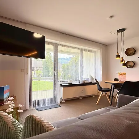 Apartmán Falkenloft Im Allgaeu - Sonnenterrasse Mit Markise, Wlan, Self Check-in, Gratis Parken, Tolle Lage, Koenigscard Nesselwang