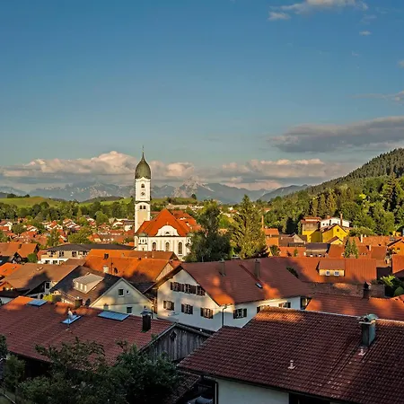 Falkenloft Im Allgaeu - Sonnenterrasse Mit Markise, Wlan, Self Check-in, Gratis Parken, Tolle Lage, Koenigscard Διαμέρισμα Nesselwang